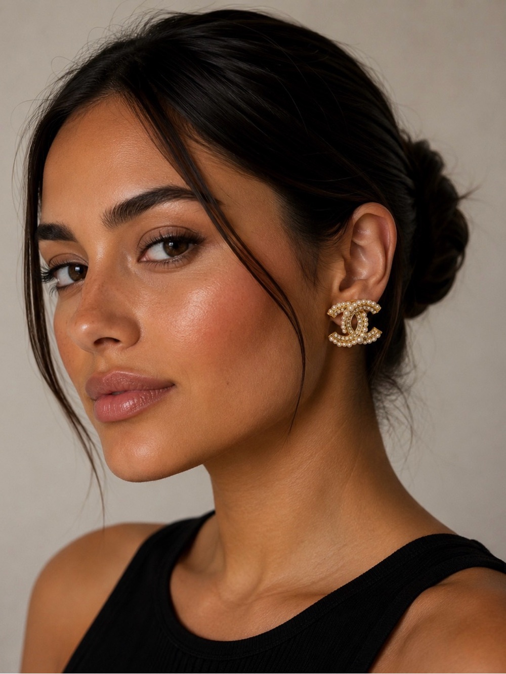 Fashion Earrings Gold-Tone CC Pearl - Picture 2 of 7